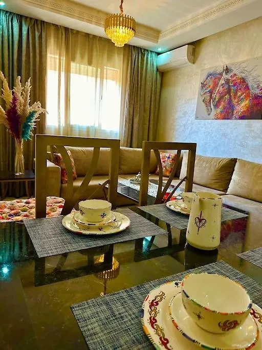 Quiet Two Bedroom Apartment 5 Min From The Airport 마라케시